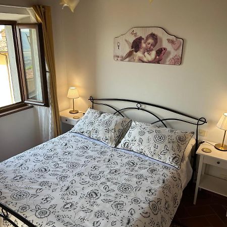 La Casa Di Laura Apartment กอร์โตนา ภายนอก รูปภาพ
