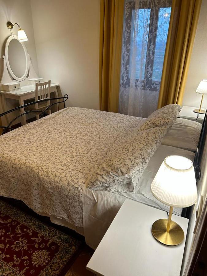 La Casa Di Laura Apartment กอร์โตนา ภายนอก รูปภาพ