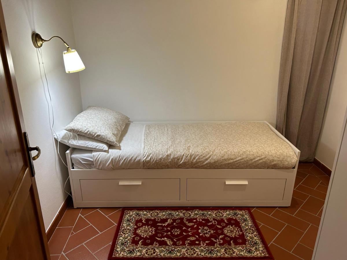 La Casa Di Laura Apartment กอร์โตนา ภายนอก รูปภาพ