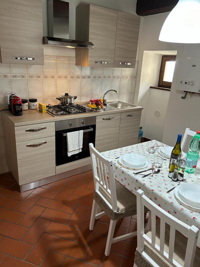 La Casa Di Laura Apartment กอร์โตนา ภายนอก รูปภาพ