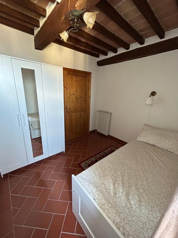 La Casa Di Laura Apartment กอร์โตนา ภายนอก รูปภาพ