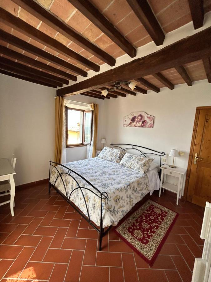 La Casa Di Laura Apartment กอร์โตนา ภายนอก รูปภาพ